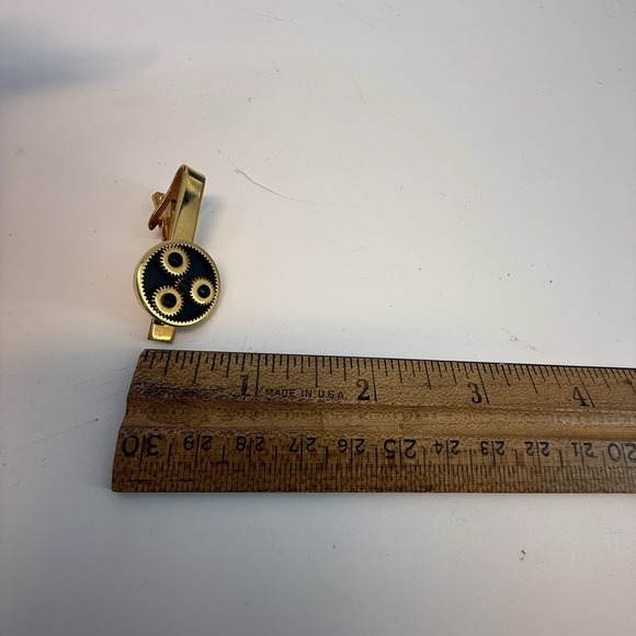 Vintage Tie Bar Clip Drive Gears Gold Tone Mechanical Advantage Made In USA - Picture 6 of 6